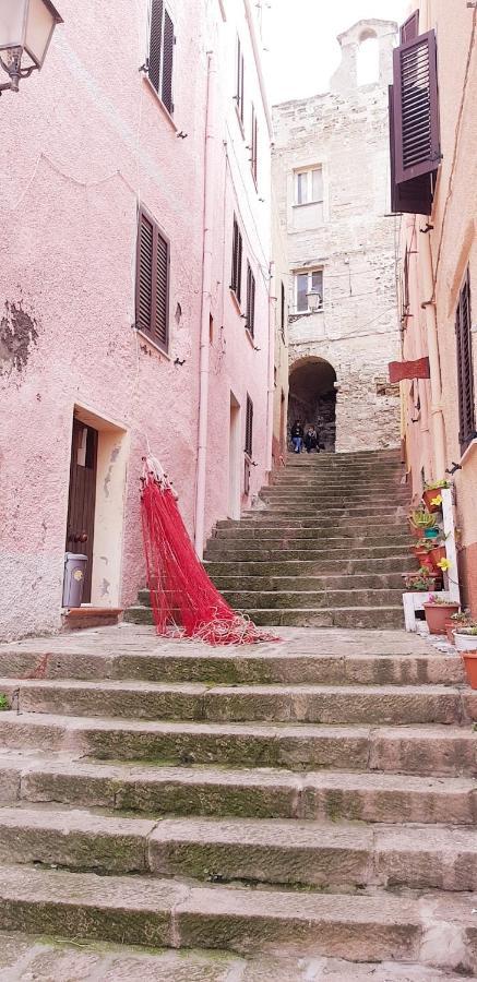 Terrazza & Romantica Sospese Sul Mare Del Borgo Antico --- Terrace & Romantic Over The Sea Of The Ancient Village Castelsardo Exterior foto