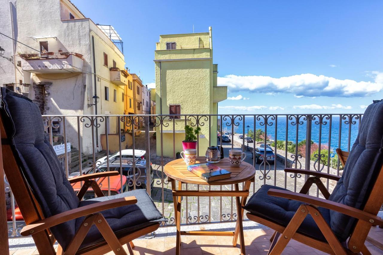 Terrazza & Romantica Sospese Sul Mare Del Borgo Antico --- Terrace & Romantic Over The Sea Of The Ancient Village Castelsardo Exterior foto