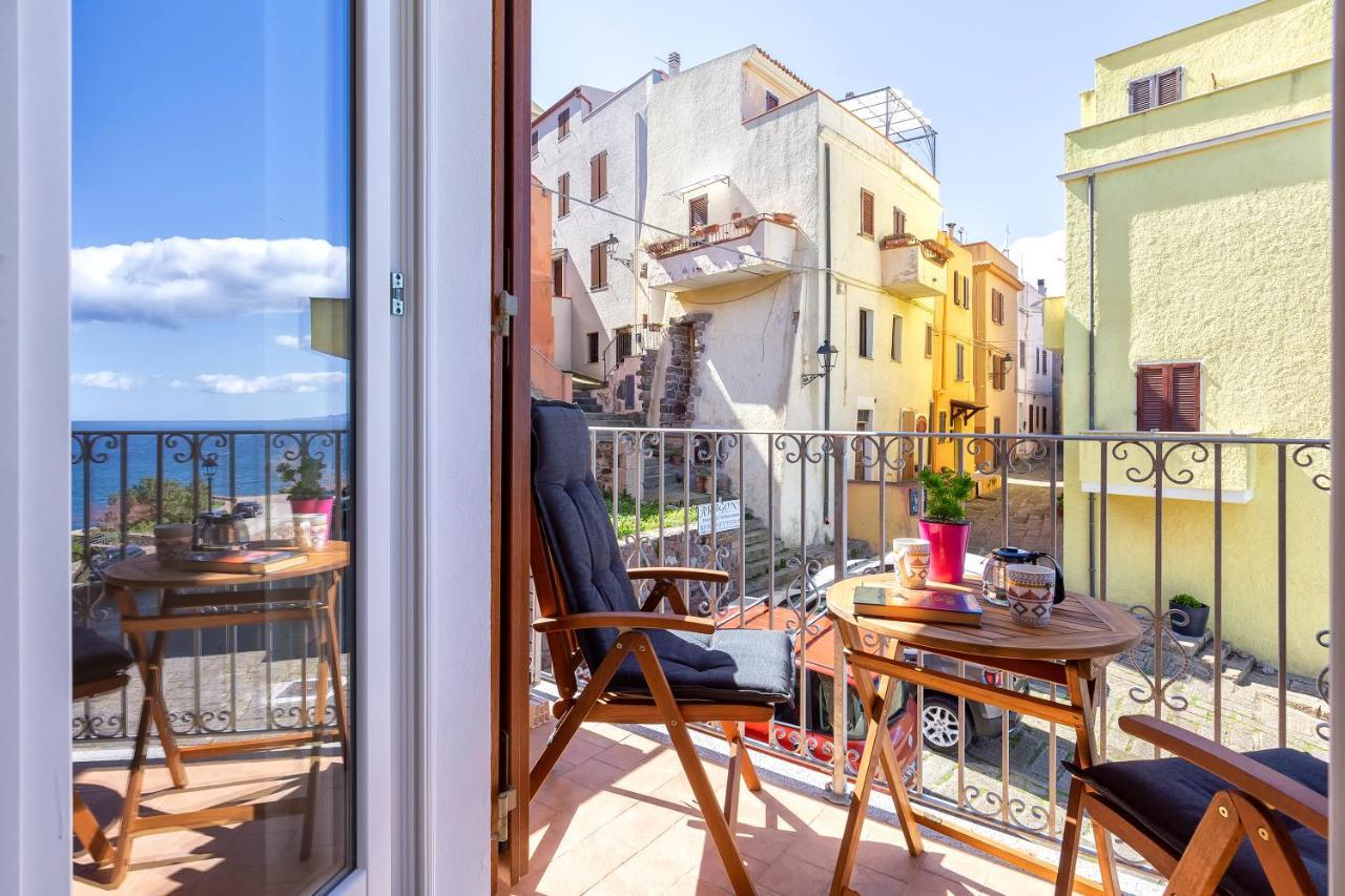 Terrazza & Romantica Sospese Sul Mare Del Borgo Antico --- Terrace & Romantic Over The Sea Of The Ancient Village Castelsardo Exterior foto