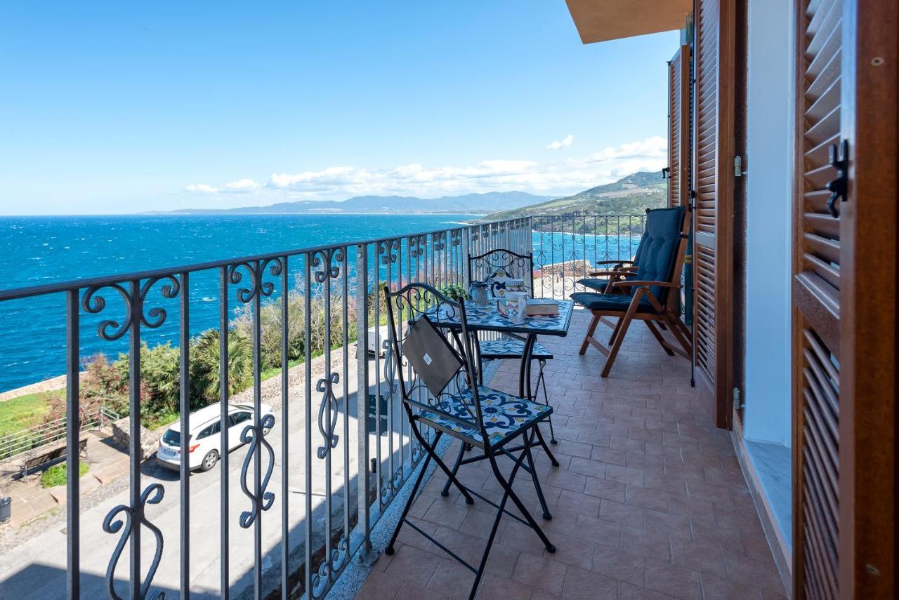 Terrazza & Romantica Sospese Sul Mare Del Borgo Antico --- Terrace & Romantic Over The Sea Of The Ancient Village Castelsardo Exterior foto