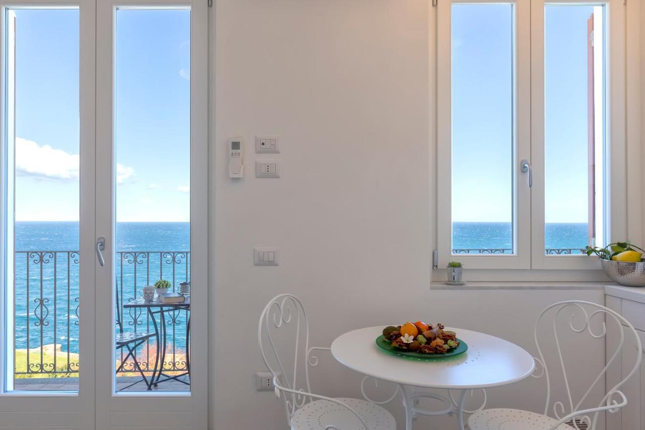 Terrazza & Romantica Sospese Sul Mare Del Borgo Antico --- Terrace & Romantic Over The Sea Of The Ancient Village Castelsardo Exterior foto