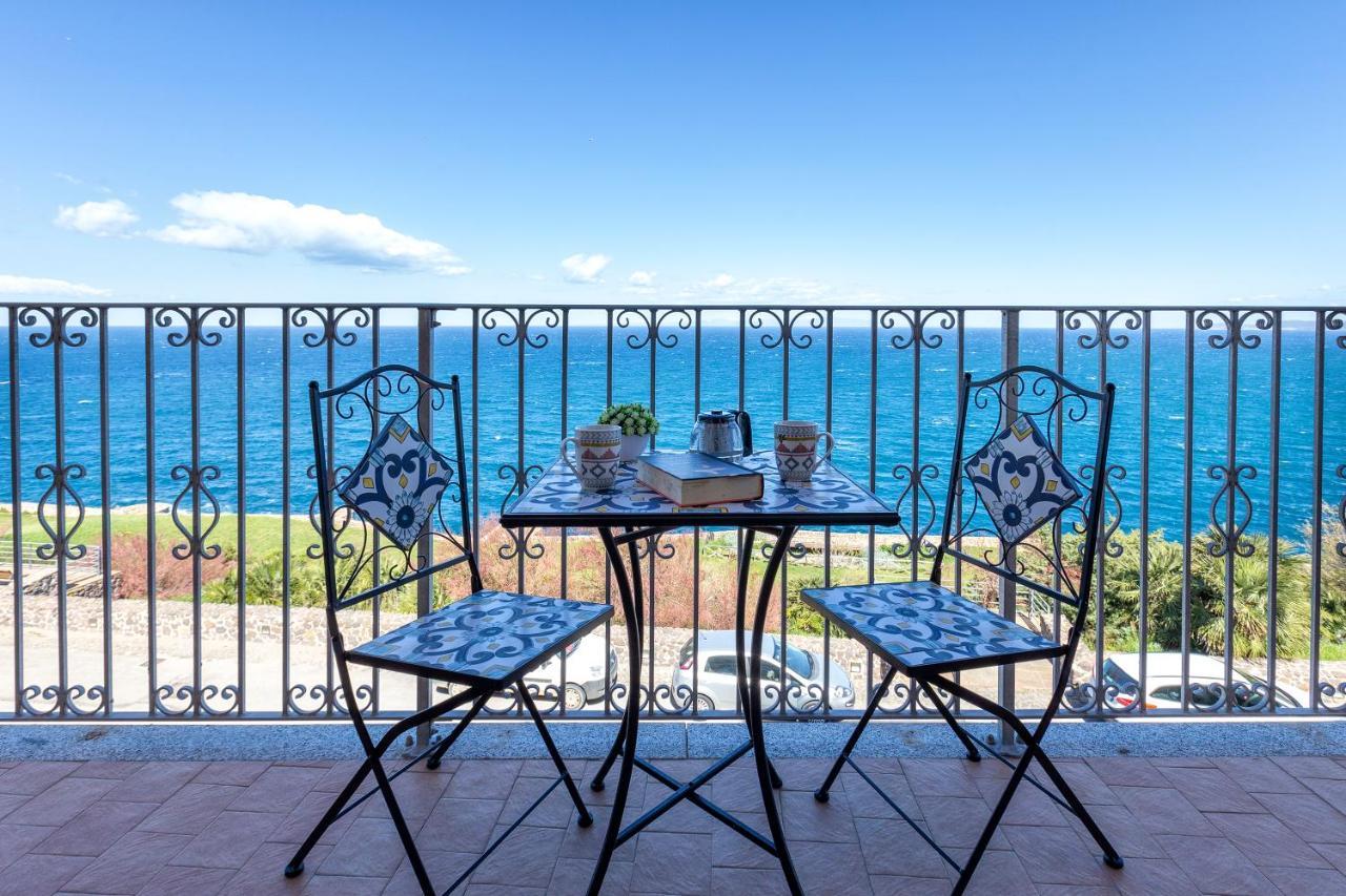 Terrazza & Romantica Sospese Sul Mare Del Borgo Antico --- Terrace & Romantic Over The Sea Of The Ancient Village Castelsardo Exterior foto