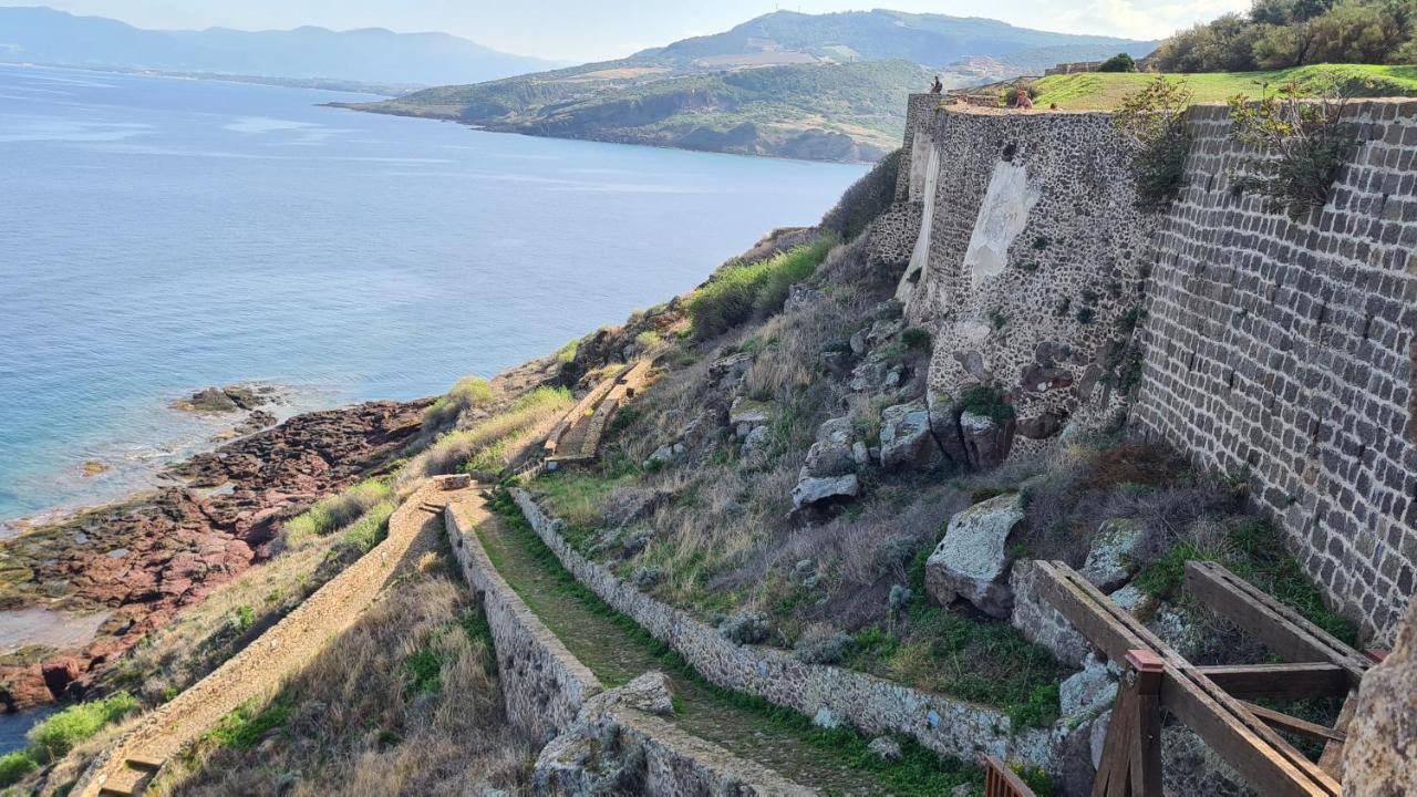 Terrazza & Romantica Sospese Sul Mare Del Borgo Antico --- Terrace & Romantic Over The Sea Of The Ancient Village Castelsardo Exterior foto