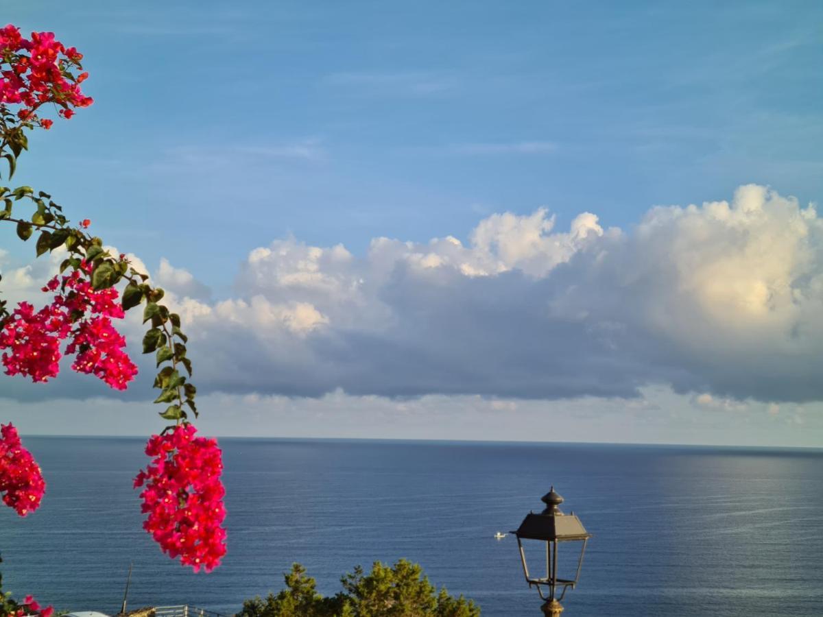 Terrazza & Romantica Sospese Sul Mare Del Borgo Antico --- Terrace & Romantic Over The Sea Of The Ancient Village Castelsardo Exterior foto